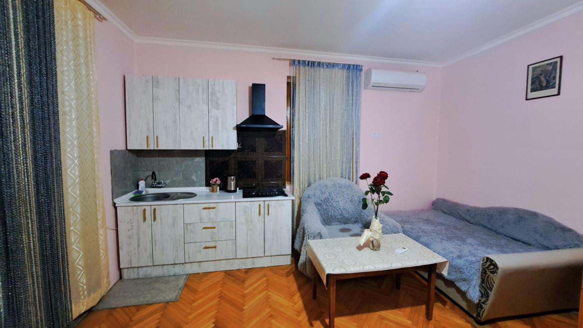 Apartment With A Nice Terrace In Old City Center Tbilisi Exterior photo